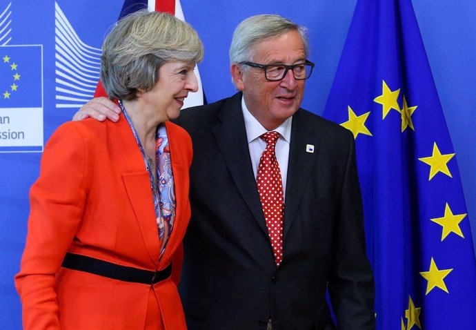 Theresa May y Jean Claude Juncker