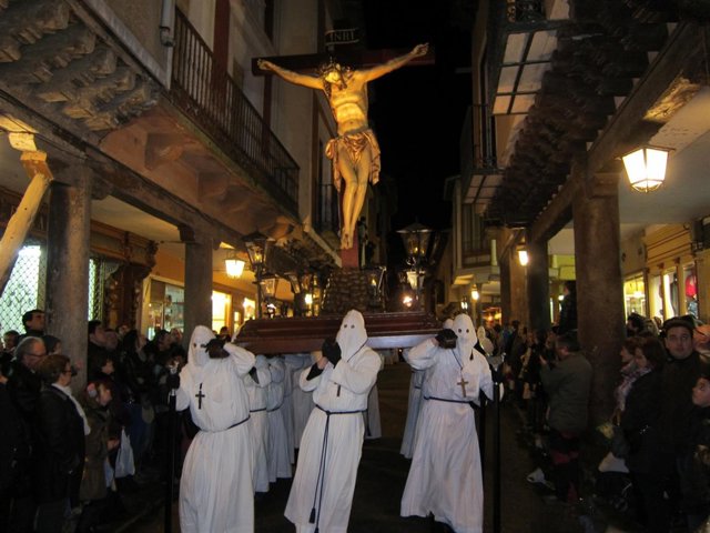  Un Momento De La Semana Santa De Rioseco                        