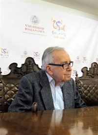 García Baena, nuevo Honoris Causa de la USAL, defiende la libertad de los poetas por encima de corrientes o grupos