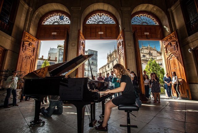 Concierto de piano en la calle