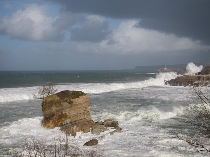 Temporal Santander. Olas. Oleaje. Viento. Mar. Marea. Alerta.                