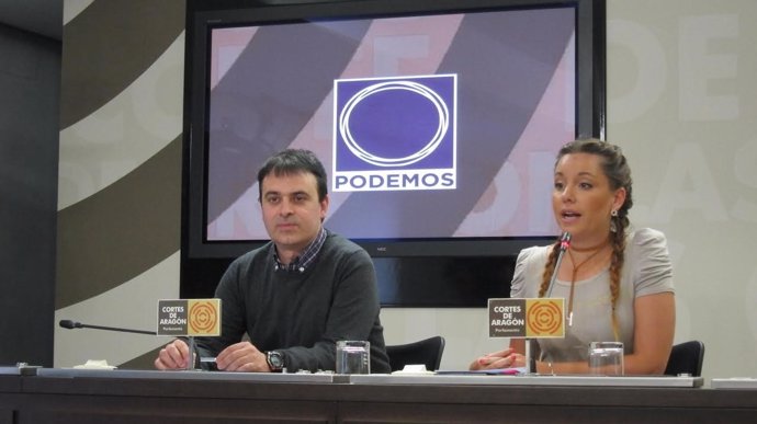 Diputados de Podemos en la rueda de prensa
