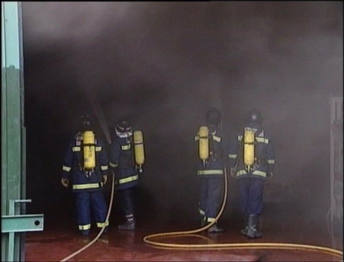 Bomberos en una de sus actuaciones.