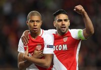 Mbappé y Falcao estiran el sueño del Mónaco