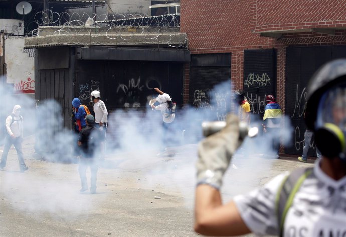 Enfrentamientos en las protestas opositoras en Caracas