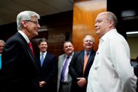 El gobernador de Misisipi urge a Trump a retomar el diálogo con Cuba