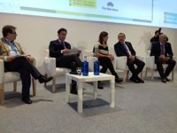 Armengol apuesta por aprender del resto de islas exitosas para mejorar condiciones de vida