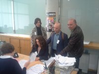 CGT registra 2.500 firmas para que los trabajadores de la Junta accedan a las actas de la Mesa General de Negociación