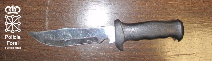 Cuchillo empleado por el detenido