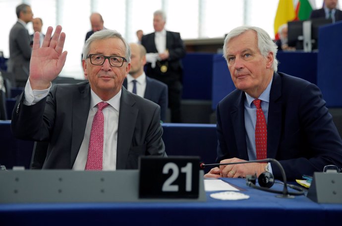 Jean-Claude Juncker y Michel Barnier