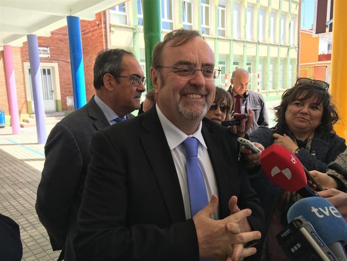 Burgos: Rey en su visita al colegio Villímar