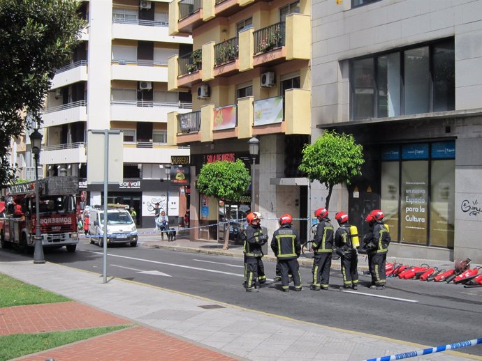 Incendio en cuarto de contadores de un edificio de oficinas en la calle Puerto. 