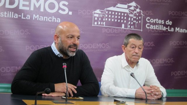 Molina con Caro en rueda de prensa             