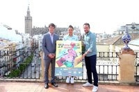 Un total de 800 deportistas con la presencia de internacionales en la IV media Triatlón de Sevilla