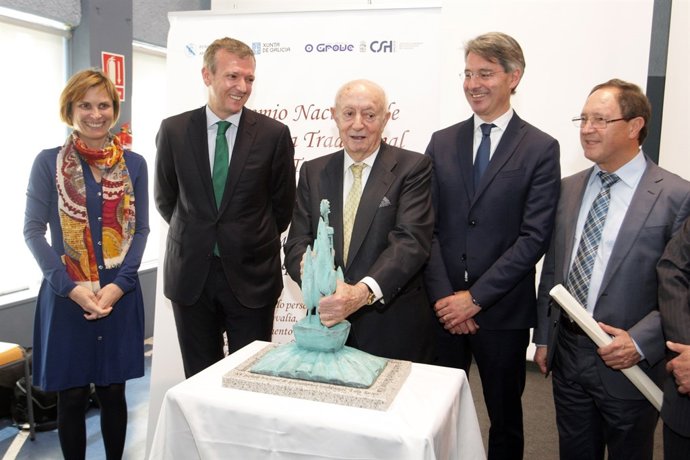 O vicepresidente da Xunta, Alfonso Rueda, e a directora de Turismo, Nava   Castr