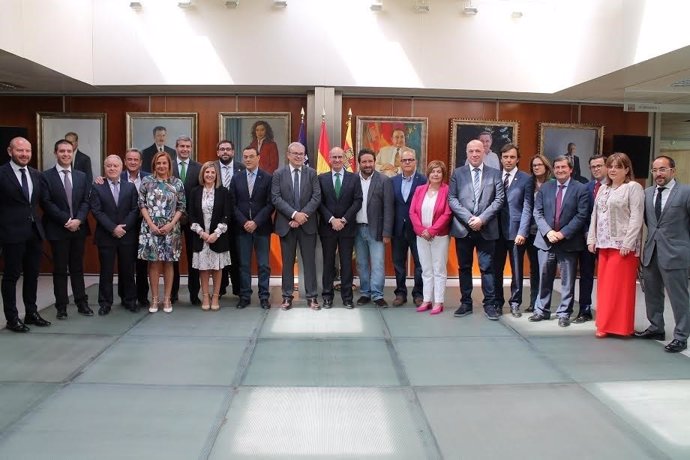 Reunión de diputaciones, cabildos y consejos insulares en Ibiza
