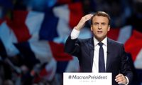 Macron se une a Le Pen y Fillon y suspende sus actos de campaña del viernes tras el ataque en Campos Elíseos