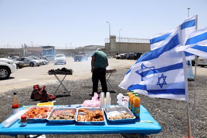 Barbacoa de ultranacionalistas de Israel durante huelga de hambre de palestinos