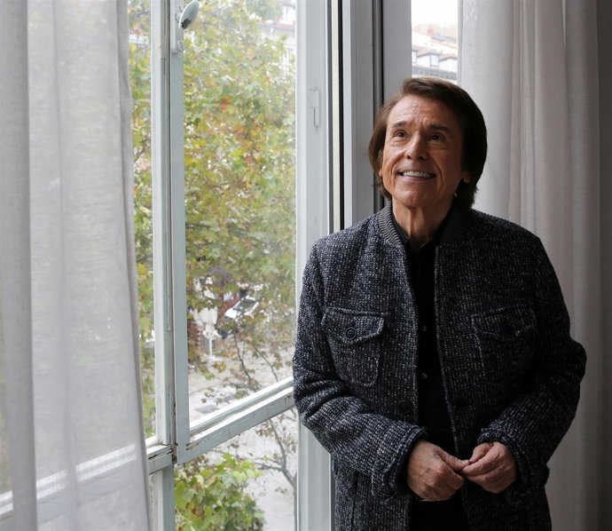 Entrevista con Raphael por la publicación de su disco Infinitos bailes