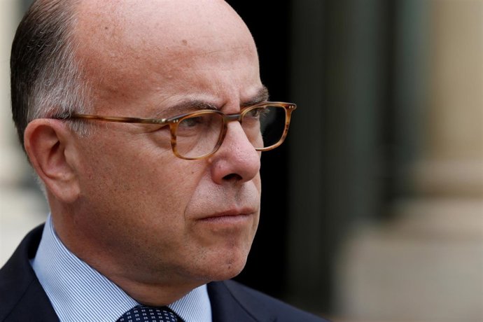 El ministro del Interior, Bernard Cazeneuve