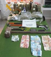 Detenidas cinco personas en Alcaraz e intervenidos 1,9 kilos de cogollos de marihuana