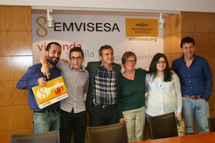 Entrega de viviendas de Emvisesa a Paz y Bien