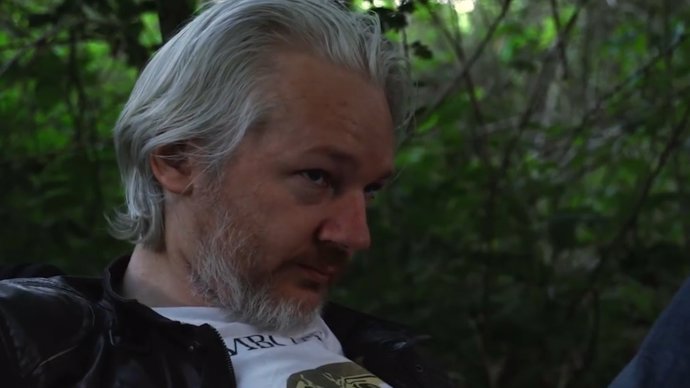La detención de Assange es una "prioridad" para EEUU