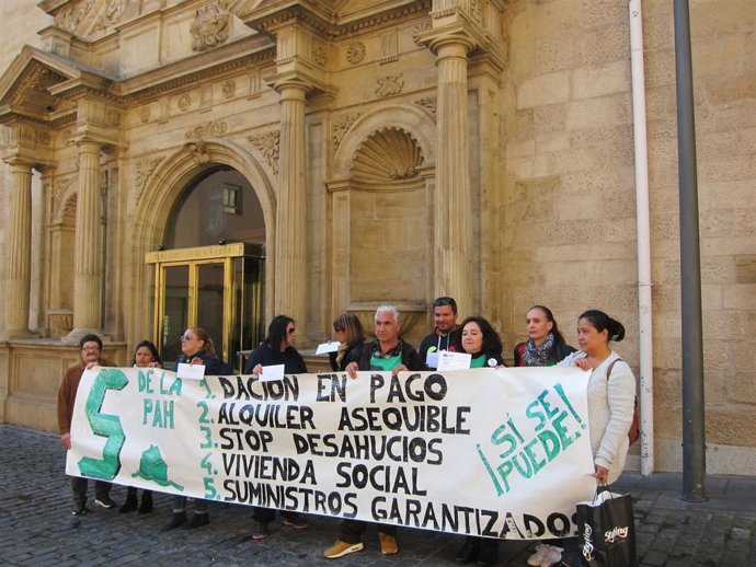         Entrega Texto Ley De Vivienda De La PAH                      