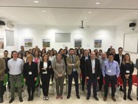 El 'Semáforo Laboral' de la Lanzadera de Guadix (Granada) sienta en la misma mesa a parados, empresarios y autónomos