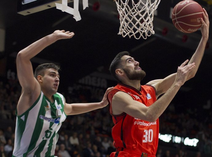 Joan Sastre Valencia Basket contra Real Betis Energía Plus 