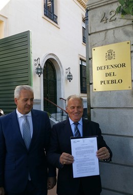 Josep Bou a la seu del Defensor del Poble