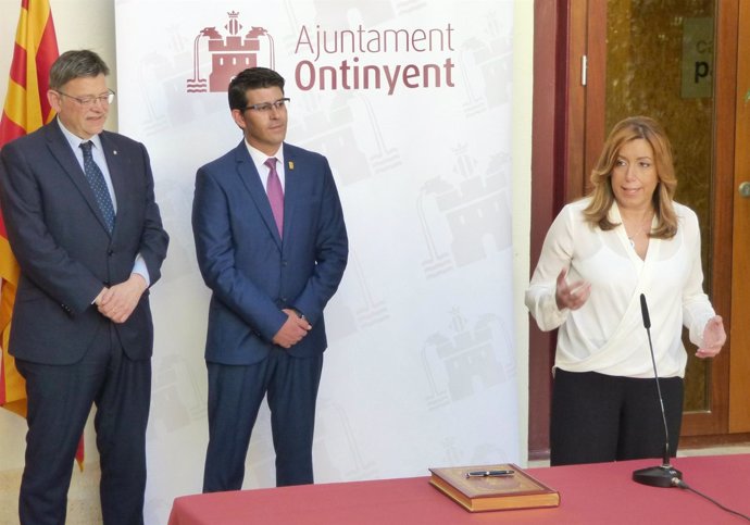 La presidenta andaluza ha visitado la localidad junto a Puig y Rodríguez