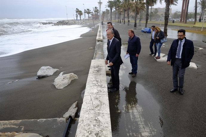 De la Torre visita las zonas afectadas por el temporal de viento 