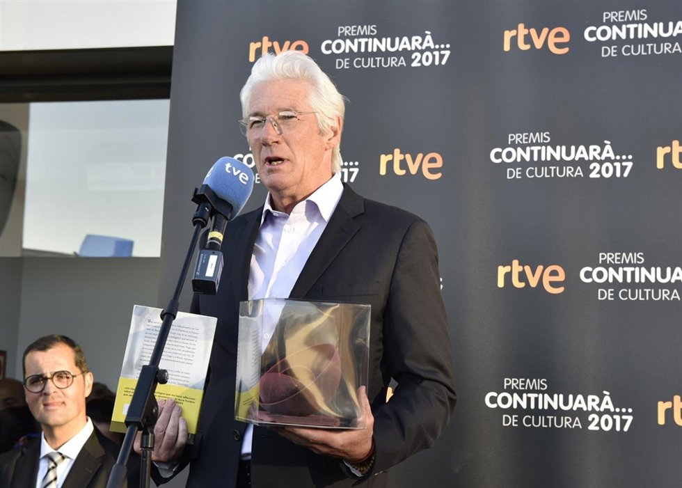 Richar Gere recibe en Barcelona el premio Continuarà de Cultura 2017