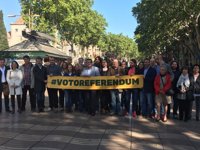 El Pacte pel Referèndum alcanza los 5.000 voluntarios en la víspera de Sant Jordi