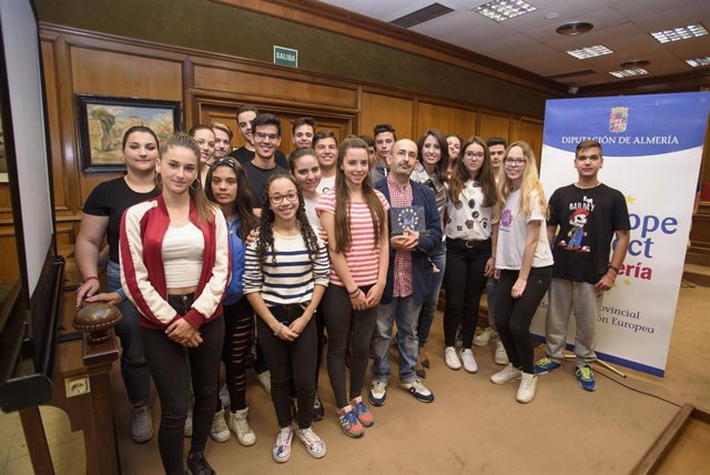 Los alumnos de cuarto de la ESO del IES Argar representarán a ... Los alumnos de cuarto de la ESO del IES Argar representarán a ...