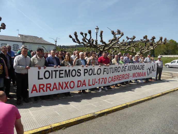 Manifestación en Xermade para exigir a la Xunta el arreglo de la LU-170