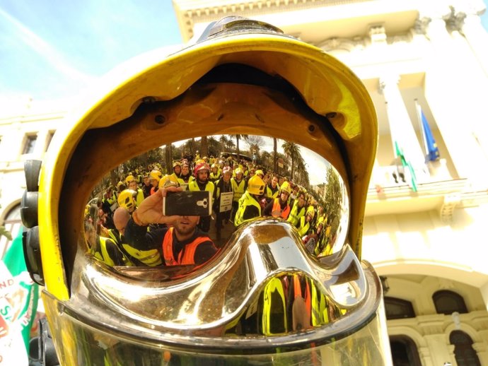 Manifestación de los bomberos de Málaga 