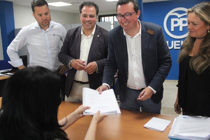 Manuel Andrés González presenta sus avales para el Congreso del PP de Huelva