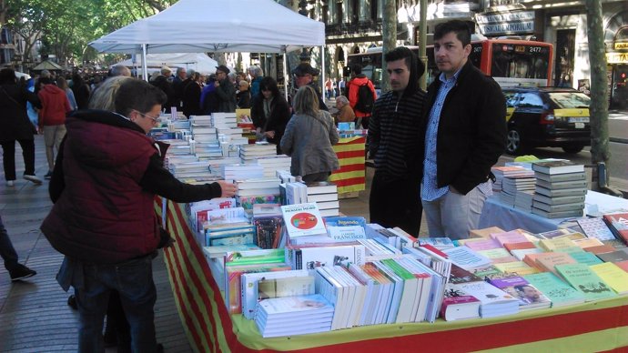 Paradas de rosas y libros Sant Jordi