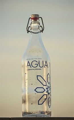 La botella de Emacsa para el agua de grifo