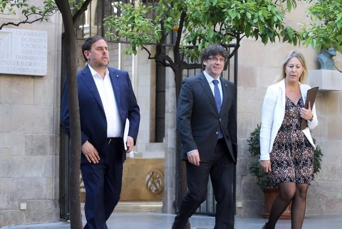 El vpte.O.Junqueras, el pte.C.Puigdemont y la consellera N.Munté.