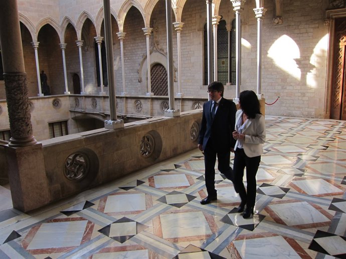 C.Puigdemont acudeix a la missa de Sant Jordi en la Generalitat