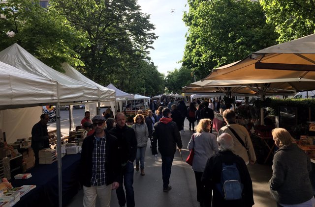 Diada de Sant Jordi 2019 a Rambla Catalunya