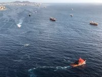 Siguen los trabajos para disolver el vertido causado por el accidente de Naviera Armas