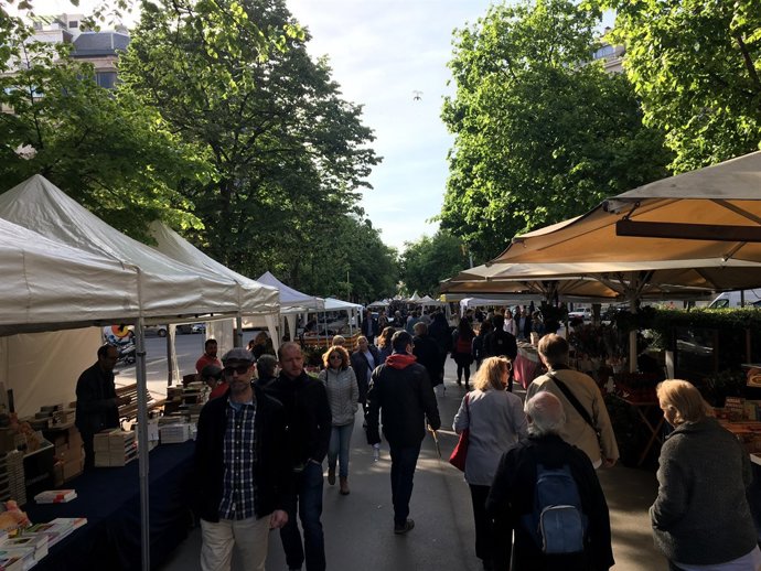 Diada de Sant Jordi 2019 a Rambla Catalunya