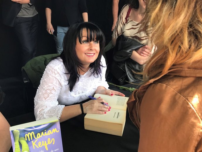 Marian Keyes durant la signatura de llibres aquest Sant Jordi 