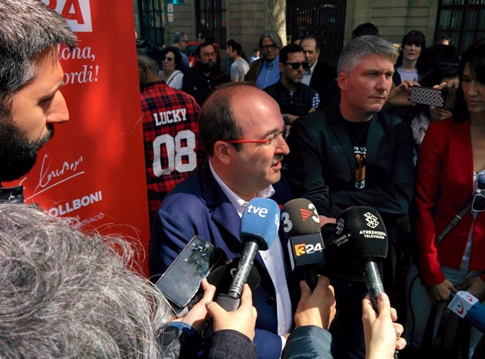 M.Iceta firma libros este Sant Jordi en Barcelona 