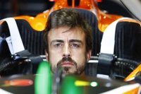 Fernando Alonso, "destrozado" por el fallecimiento del joven piloto de karts en su circuito en Asturias