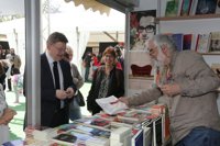 Puig celebra Sant Jordi: "Leer es ser más libres y saber lo que hay más allá de uno mismo"